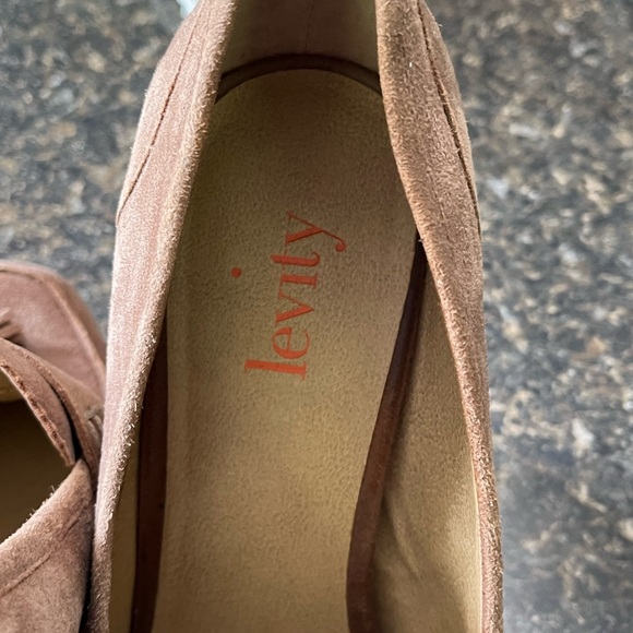 High-heeled, tasseled suede loafers. - Picture 3 of 3